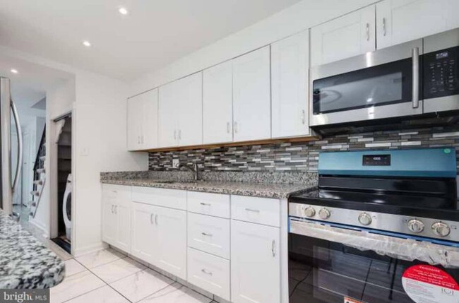 Kitchen - 1722 Allendale Pl
