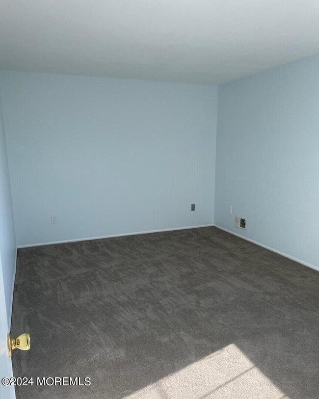 Building Photo - 98 Beachway Ave