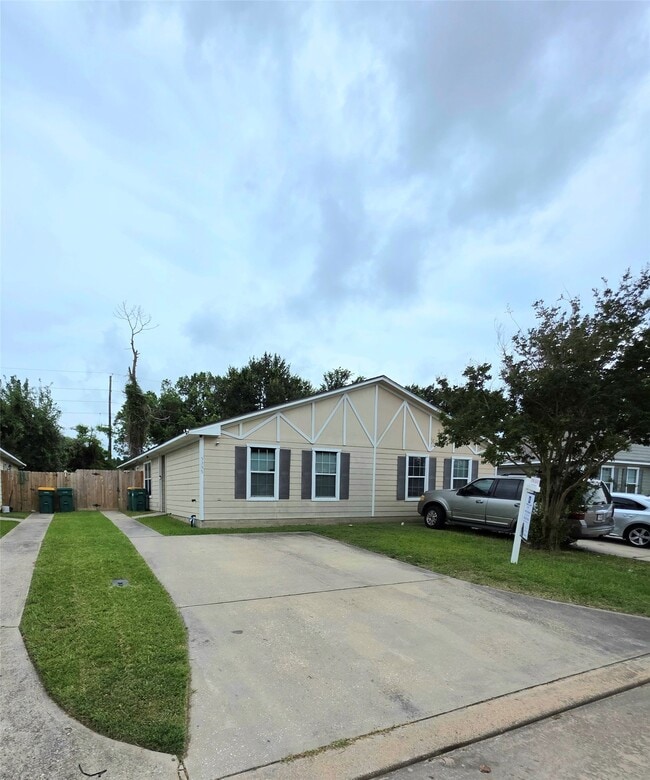Building Photo - 5335 Cherie Crest Ct