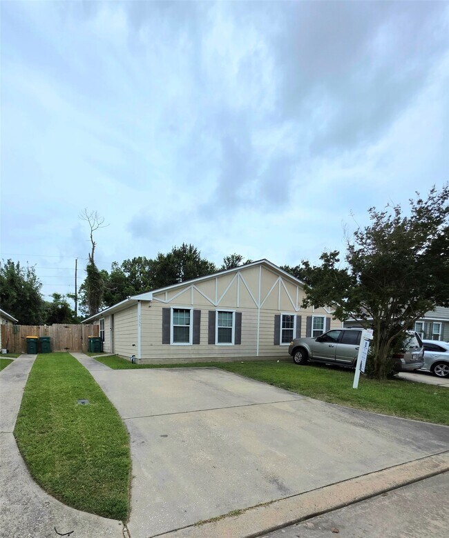 Foto del edificio - 5335 Cherie Crest Ct