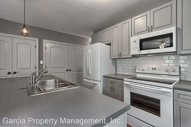 Foto del edificio - 5204 Oleatha Ave