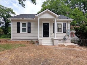 Building Photo - 1377 Pine Ave
