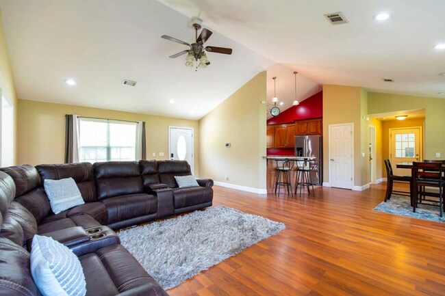 Foto del edificio - 1373 Darden Rd