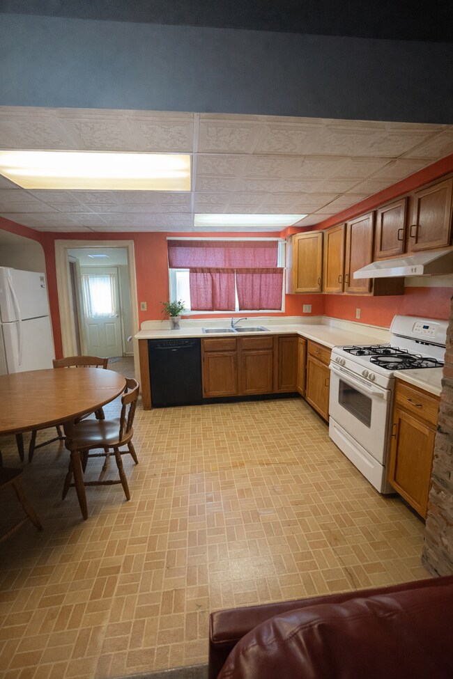 Foto del edificio - 215/217 N. Ashley St