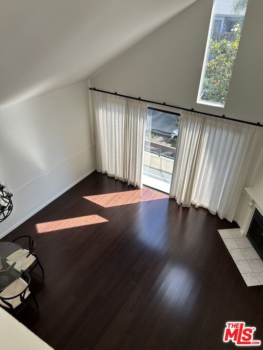 Foto del edificio - 1745 S Bentley Ave