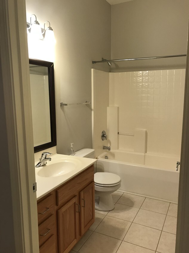 222 Park Square Pl, Matthews, NC 28105 Condo for Rent in Matthews, NC