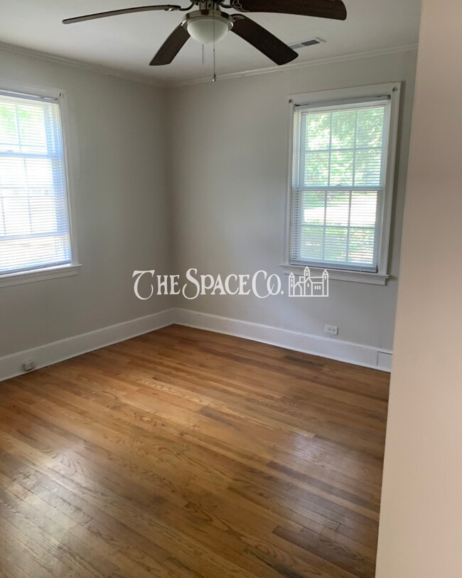 Foto del edificio - Renovated West Ashley Home!