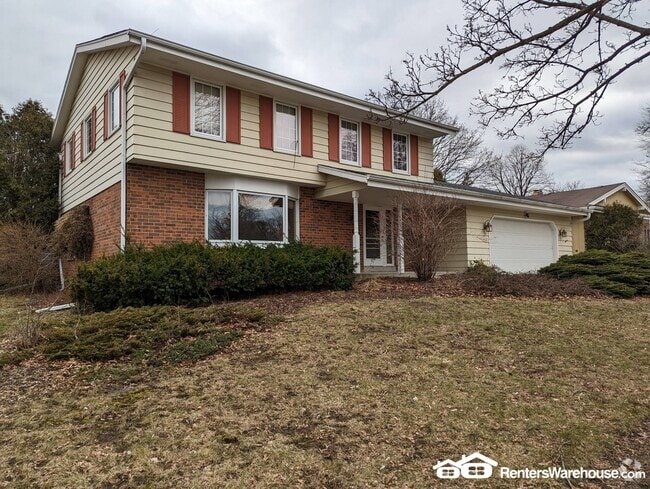 Building Photo - 8861 Greenhill Ln