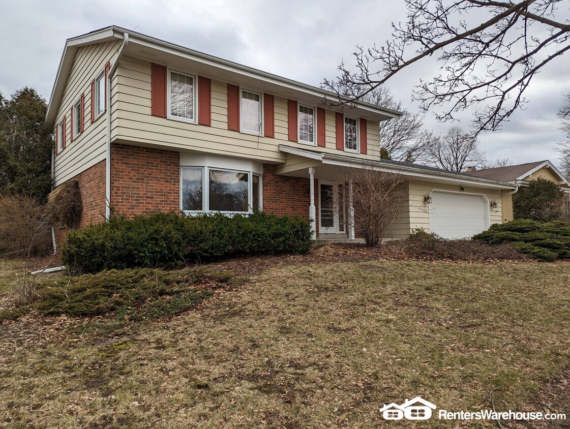 Foto principal - 8861 Greenhill Ln