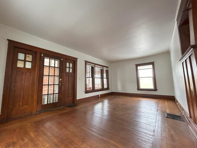 Foto del edificio - 525 Capital Ave SW