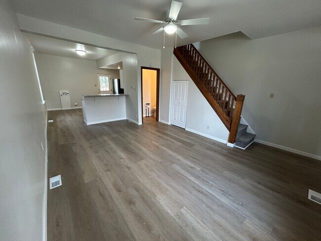 Foto del edificio - 1039-1039 S 12th St