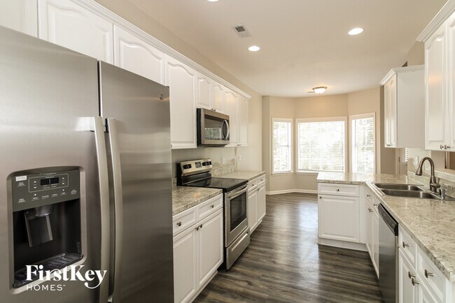 Building Photo - 640 Old Cahaba Dr