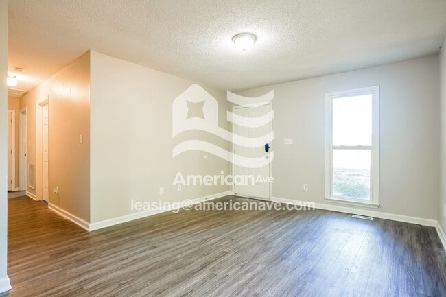 Foto del edificio - 3600 Broughton Rd