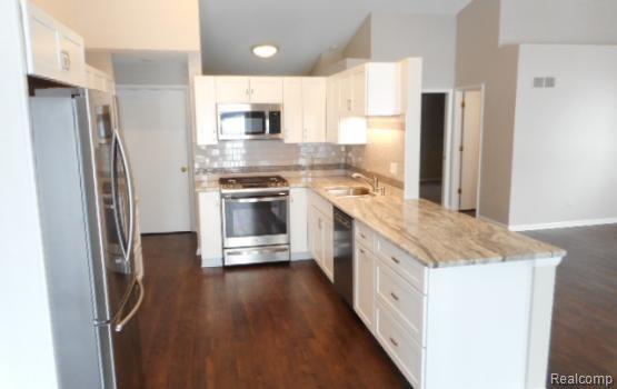 Foto del edificio - 631 Woodcreek Dr