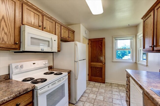 Building Photo - Single Family Home - Menomonie