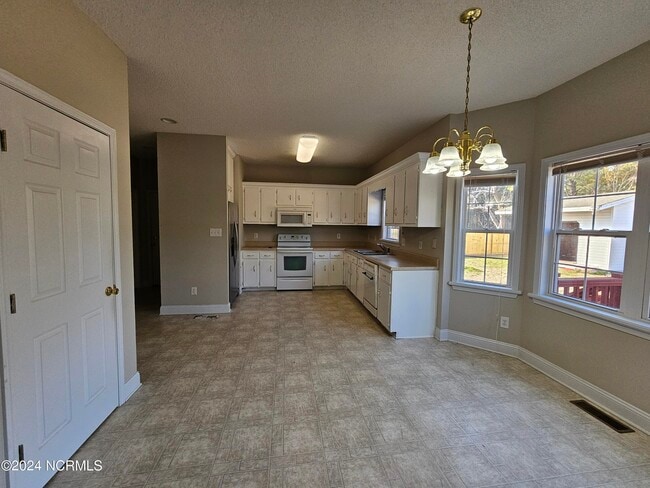 Building Photo - 106 Sagefield Dr