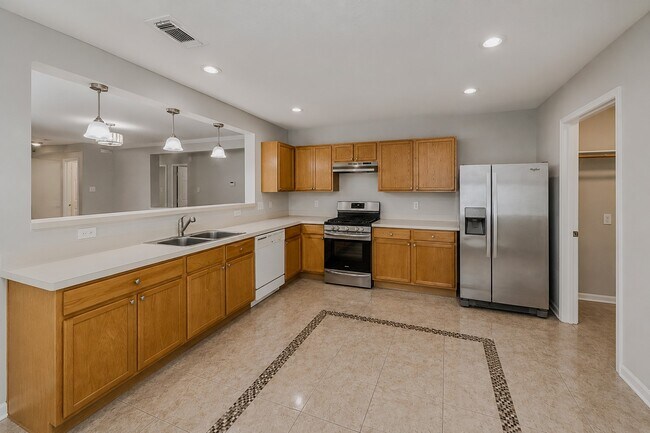 Building Photo - 17110 Westminster Village Ct