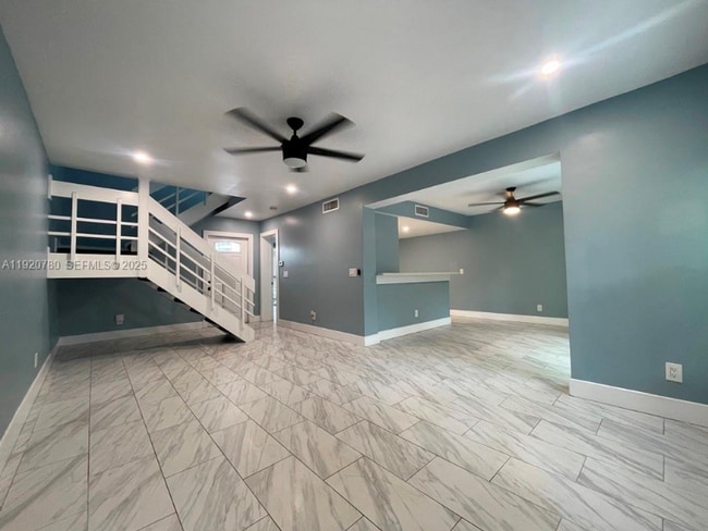 Building Photo - 330 Sunshine Dr