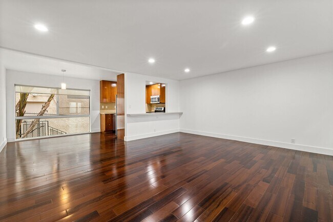 Building Photo - 2-Bedroom Condo in Westwood – Available Now!
