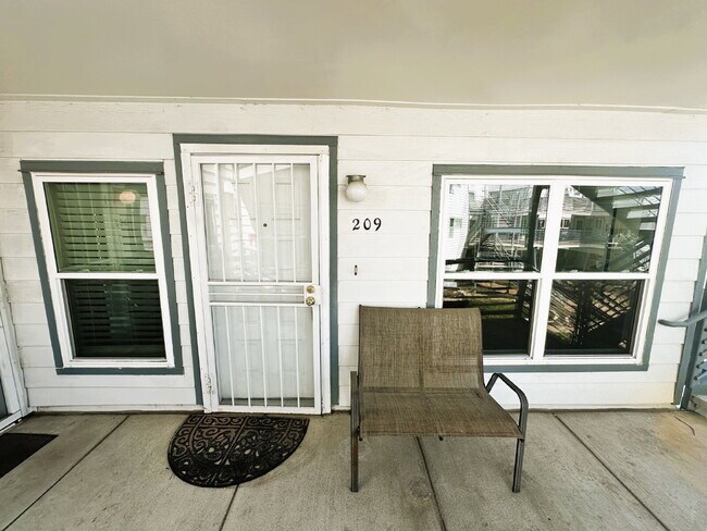 Foto del edificio - Updated 2 Bedroom, 2 Bath Condo (Available Immediately)