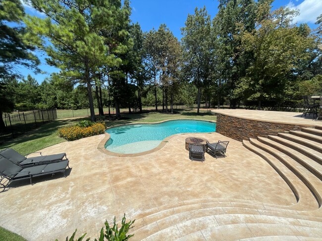 Building Photo - 5475 Harvest Oak Landing Dr