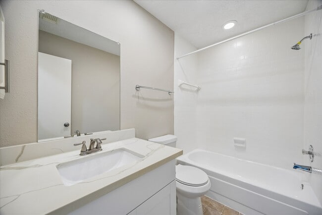 Foto del edificio - 2414 Chelston Ct