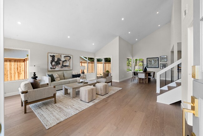 Building Photo - 2928 Gaviota Cir