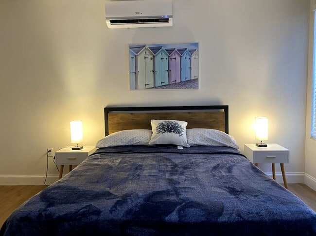 Building Photo - 470 SW 7th St