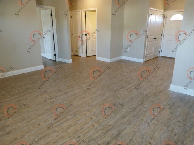 Foto del edificio - 2400 E 14th St
