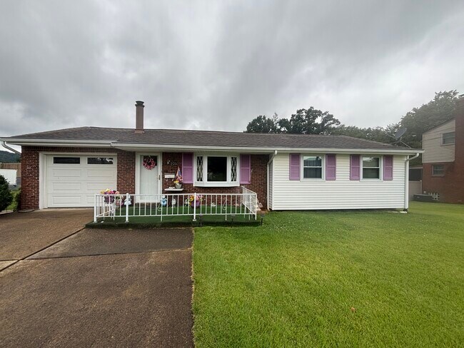 Foto del edificio - 225 Fairhaven Dr