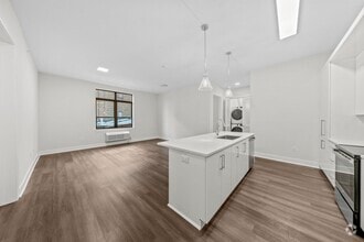 Building Photo - 121 34th St