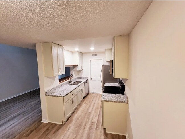 Foto del edificio - 5517 Maple Cluster Ct