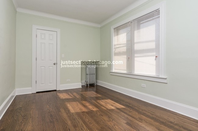 Building Photo - 8010 S Eberhart Ave