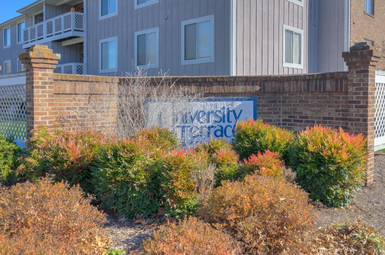 1209 University Terrace Unit 1209C University Terrace, Blacksburg, VA 24060 Room for Rent in