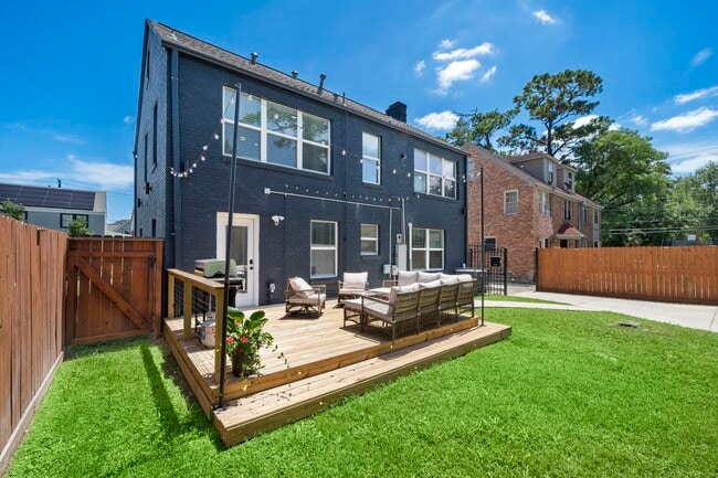 Foto del edificio - 3226 Oakdale St