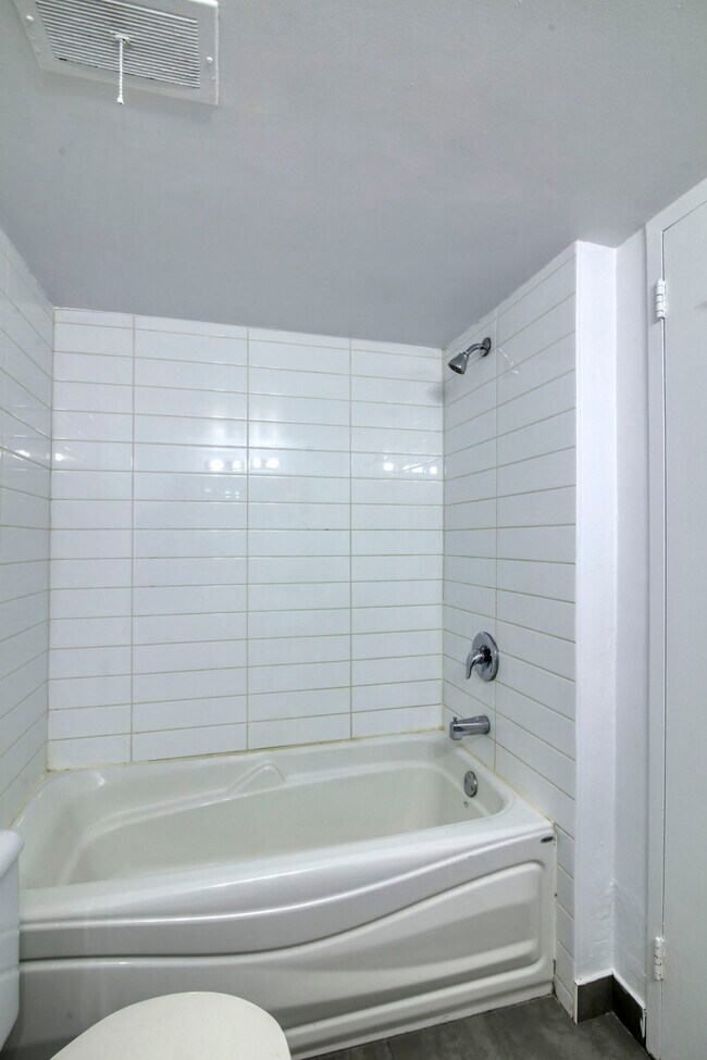 Photo du bâtiment - 2400 Av. Van Horne
