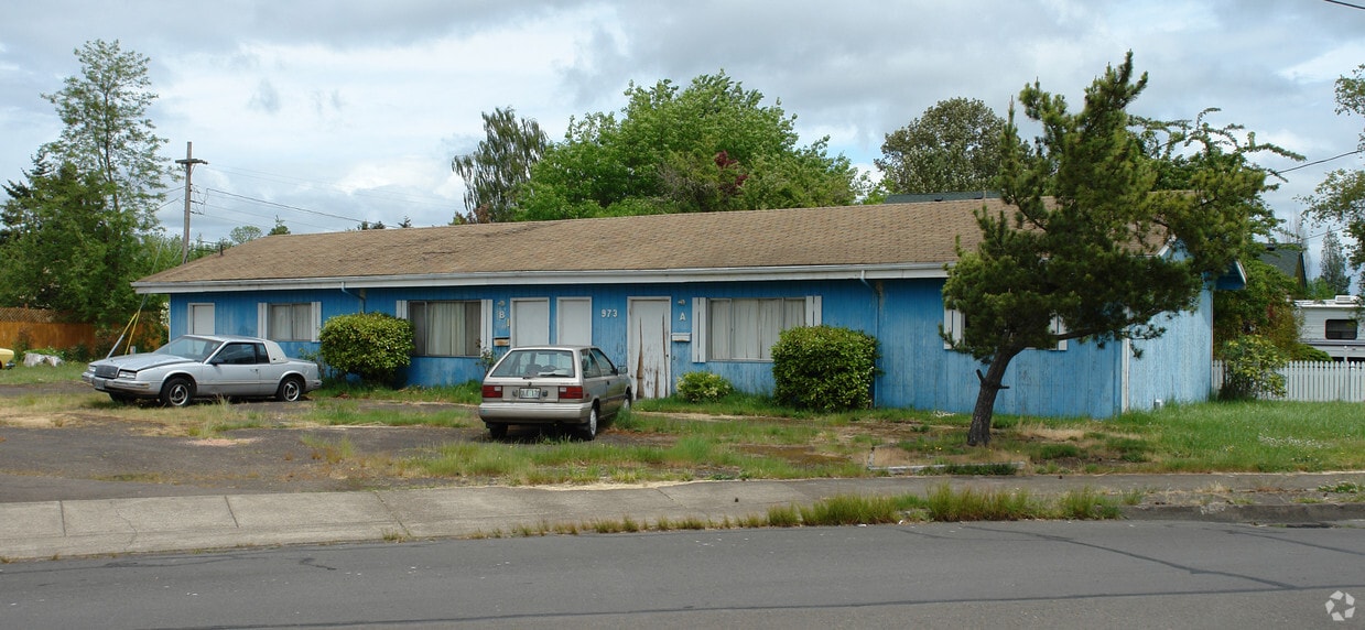Building Photo - 973 NW Sycamore Ave