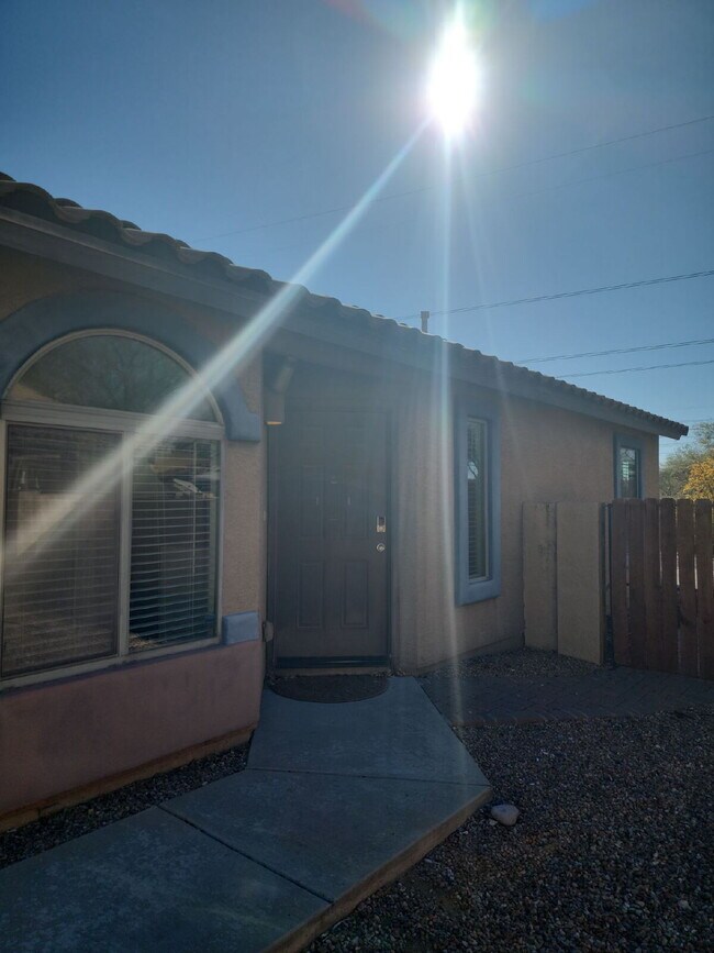 Foto del edificio - "Charming 3-Bedroom Oasis in Sahuarita - Spacious Living Awaits!"