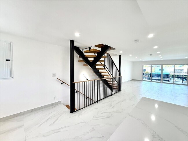 Foto del edificio - 3826 NE 171st St