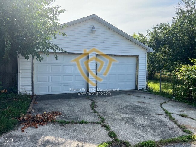 Building Photo - Updated 3 Bedroom, 1.5 Bathroom Home In th...
