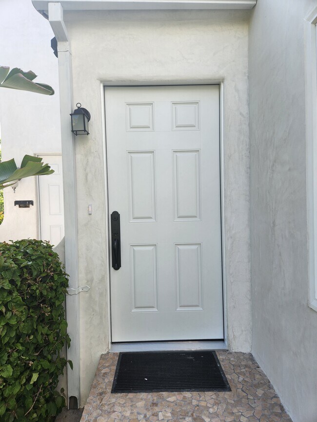 Foto del edificio - 6319 W 6th St