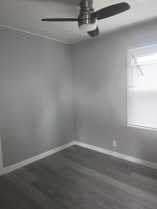 Foto del edificio - 2516 Bewick St