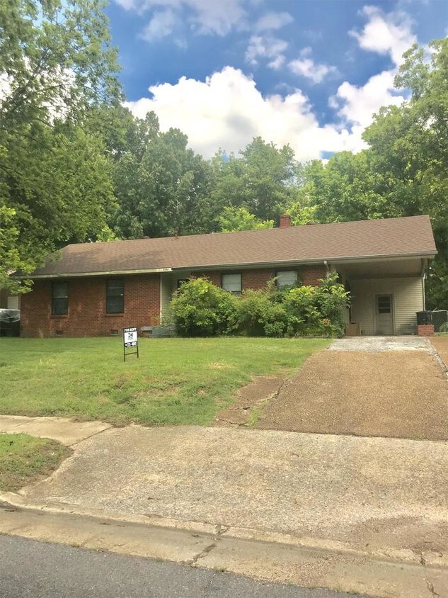 Primary Photo - 3366 Raleigh Millington Rd