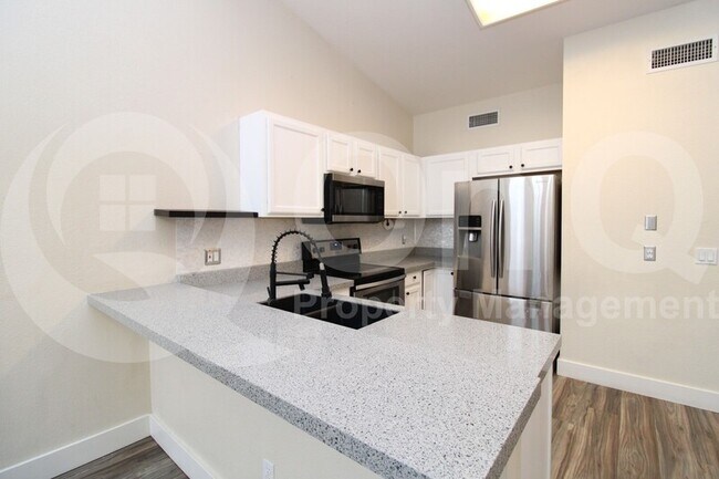 Building Photo - 3131 W Baylor Ln