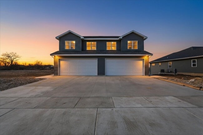 Building Photo - 990 Bell Cir