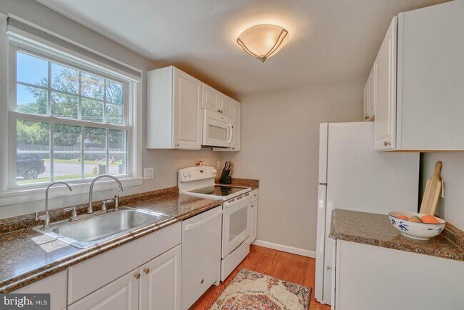 Building Photo - 126 Drexel Dr