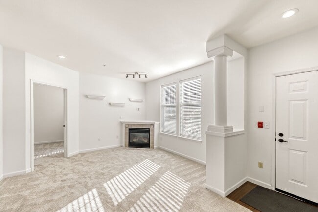 Foto del edificio - Well-Equipped 2 Bed 2 Bath Sonoma Villero Condo w/ Community Pool, Hot Tub & Exercise Room!