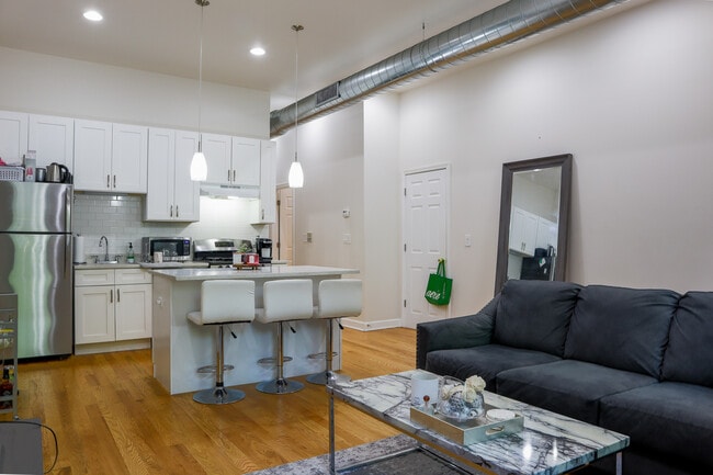 Apto. 2 (3hab/2ba) - Sala de estar abierta/Cocina - Harris Point Chicago