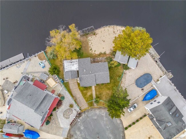 Building Photo - 34 Lake Singleton Ct
