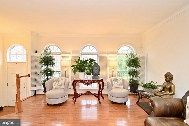 Foto del edificio - 8240 Gunston Commons Way